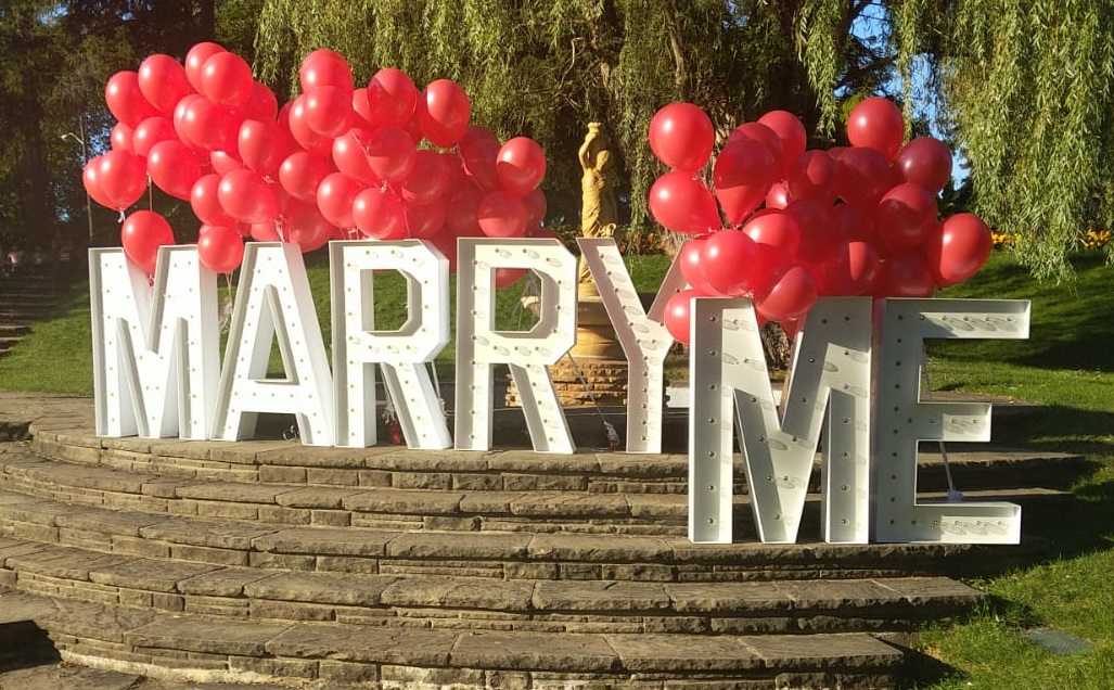 Say it With Lights: Proposing in Miami